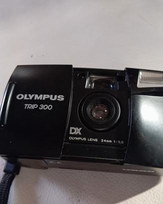 macchina fotografica Olympus trip 300