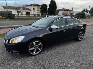 Volvo S60 D3 R-design