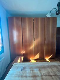 Armadio in legno