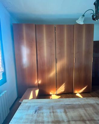 Armadio in legno