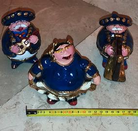 Set completo di 3 statuine Mariachi messicani.

