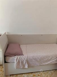 Letto singolo ad incasso, materasso e cuscino