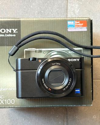 Sony RX100 compatta premium tascabile