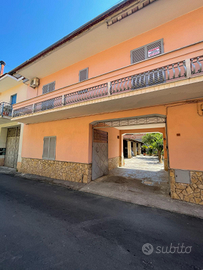 Villa - soluzione indipendente (corte)