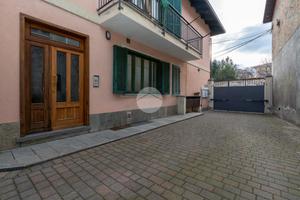 3 LOCALI A CASELLE TORINESE