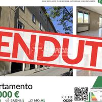 TRE LOCALI CON POSTO AUTO