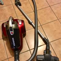 Tre aspirapolveri Hoover,Delonghi,Blekedeker