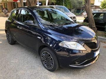 Lancia Ypsilon 1.2. ‘Gold’.. Perfetta!