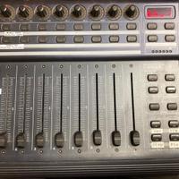 Controller Behringer BCF 2000