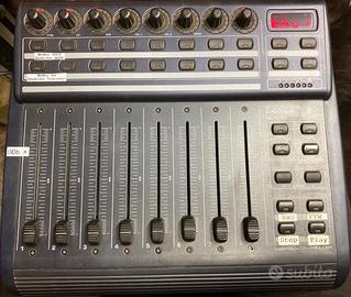 Controller Behringer BCF 2000