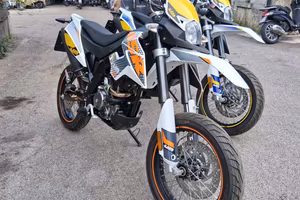 MOTARD UM DSR SM 125cc*MOT. APRILIA LC