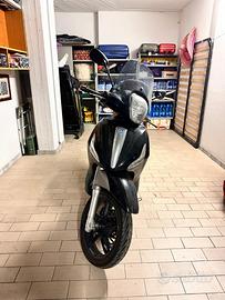 Beverly 350 SportTouring ie ABS 2016