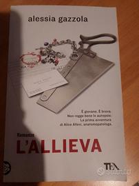 Libro "L'allieva" di Alessia Gazzola