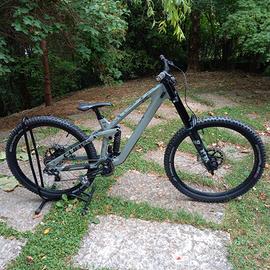 Bici da downhill cube