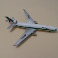 MODELLINO AEREO ALITALIA Mc DONNELL DOUGLAS MD 11