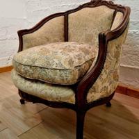 Poltrona stile Luigi Filippo in legno di
noce