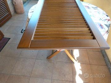 Persiane in legno in blocco