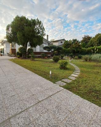 Bifamiliare/villa singola composta da 2 unità abit