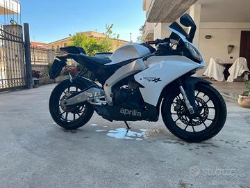 Aprilia rs4 125