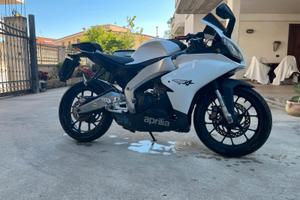 Aprilia rs4 125