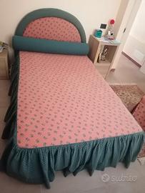 Letto con poltroncina.