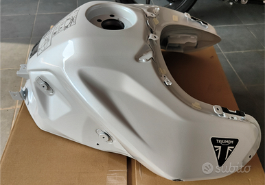 Serbatoio Triumph Tiger 900 24-26 leggero graffio