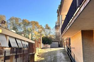 POSTO AUTO COPERTO CON AMPIA CANTINA