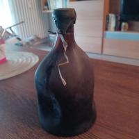 Bottiglia vintage senza etichetta (1952)