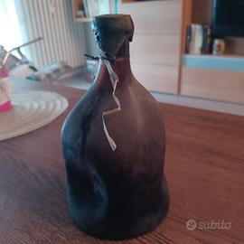 Bottiglia vintage senza etichetta (1952)