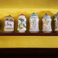 Vasi da farmacia albarelli