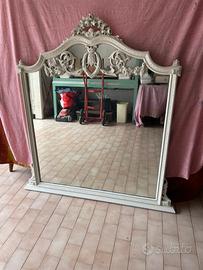 Specchio in stile Shabby.