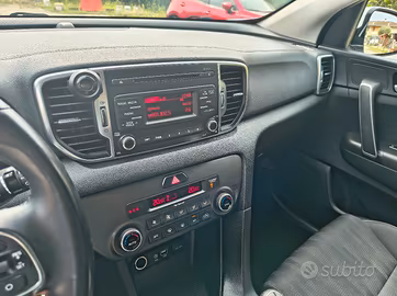 Ve.ndo Kia Sportage bianca 2016 4 serie