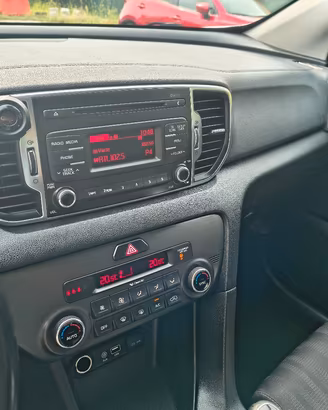 Ve.ndo Kia Sportage bianca 2016 4 serie