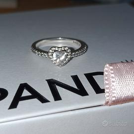 anello pandora fascia con cuore in zirconi