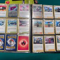 Centinaia di Carte Pokemon
