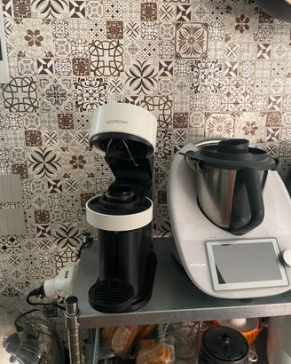 Macchina del caffè Vertuo next plus