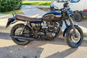 Moto Triumph Bonneville T120 Black