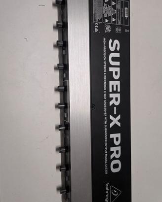 Crossover Behringer CX2310 super-x pro