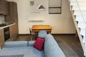 Casa indipendente  su due livelli a Trecastagni 