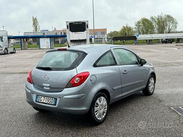 Opel/corsa/1.2/benzina adatta per neopatentati