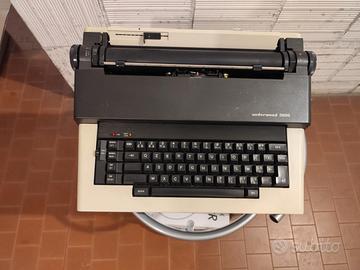 Macchina da scrivere elettronica Underwood 3000