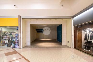 NEGOZIO A SANT'ANGELO LODIGIANO