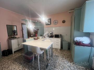 3 LOCALI A MALNATE