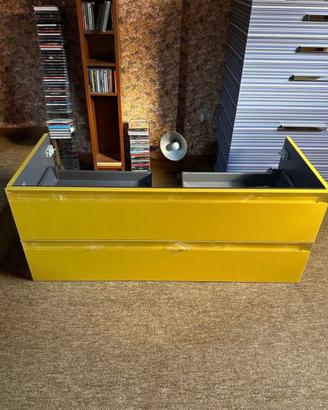 Mobile bagno sospeso con lavabo