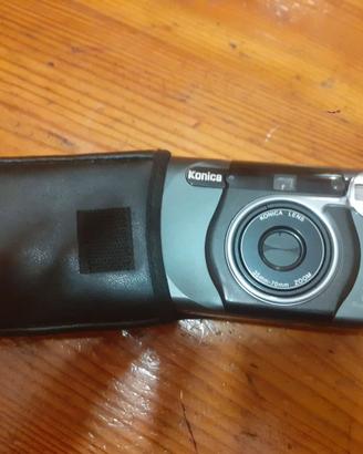 Macchina fotografica konica
