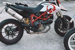 Ducati hypermotard 1100 evo