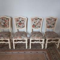 4 sedie bianche con motivo floreale vintage