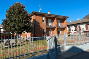 4 appartamenti indipendenti in villa con giardino