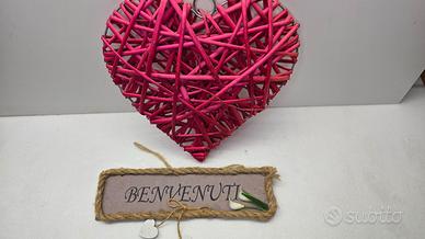 Set Decorativo Cuore Vimini Rosso + Targa Benvenut