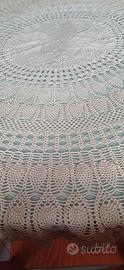 Elegante tovaglia artigianale all'uncinetto fatta 